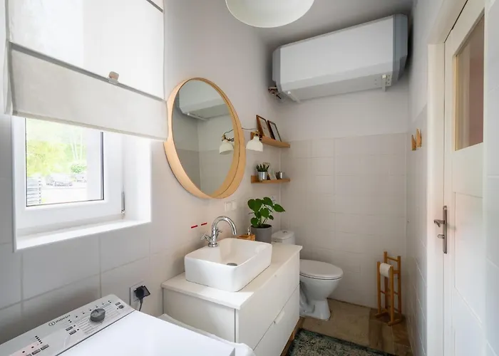 1725 - Slow Life בקתה *